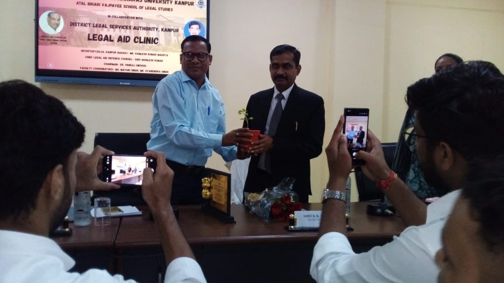 विश्वविद्यालय में हुई लीगल एड क्लीनिक की शुरूआत